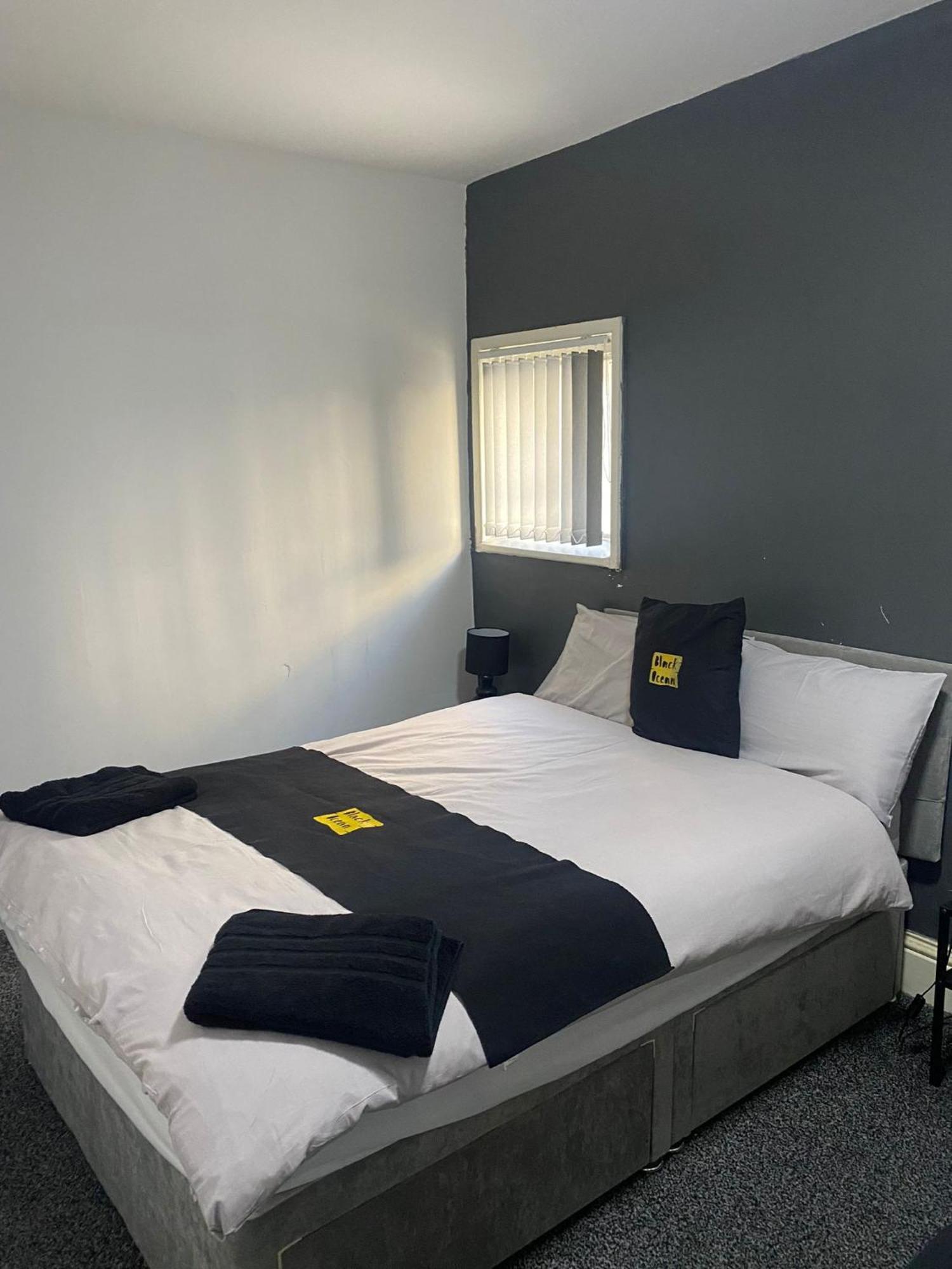 בלקפול Black Ocean Holiday Apartments מראה חיצוני תמונה